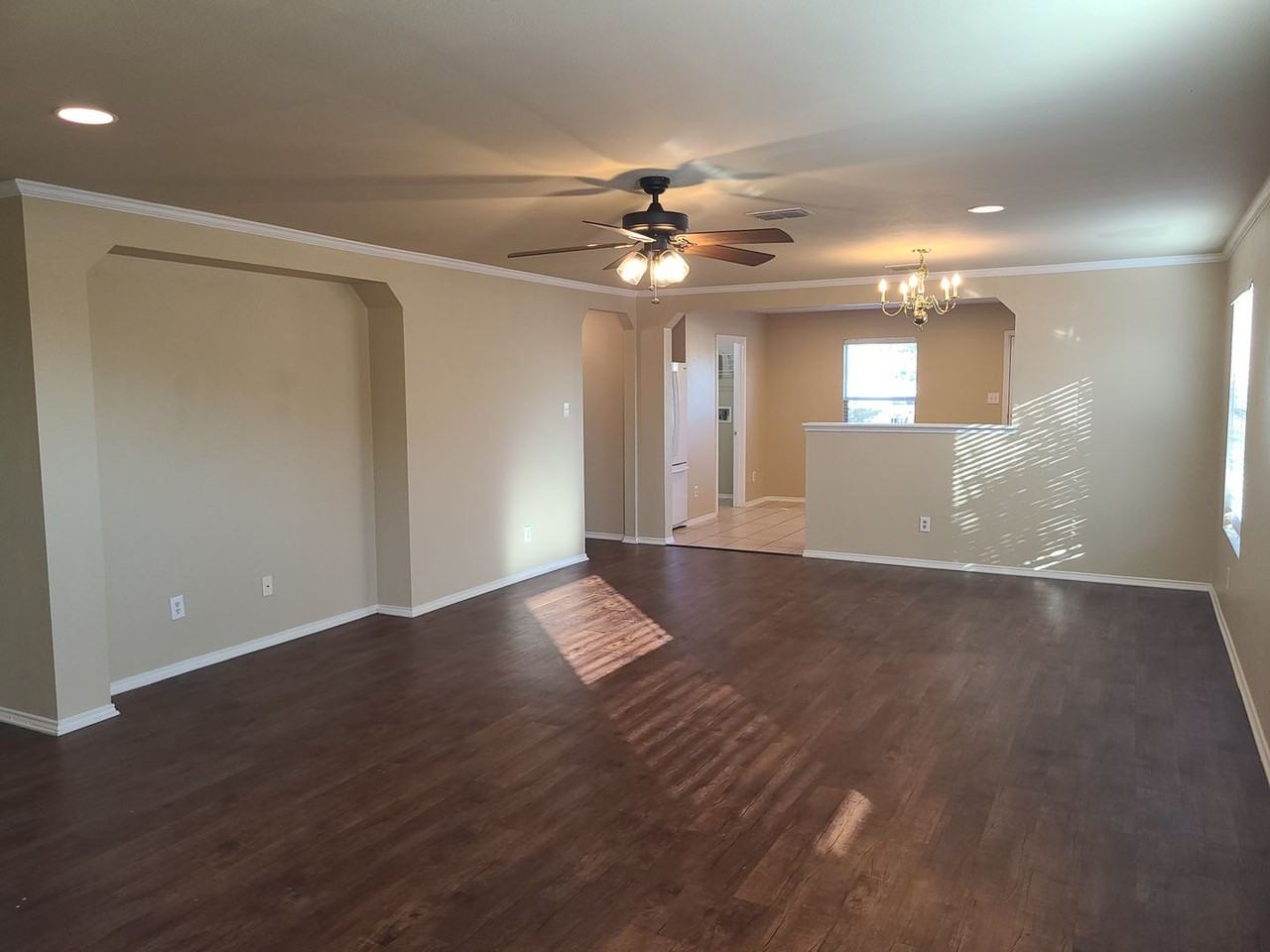 112 Willow Run - Photo 3 of 21