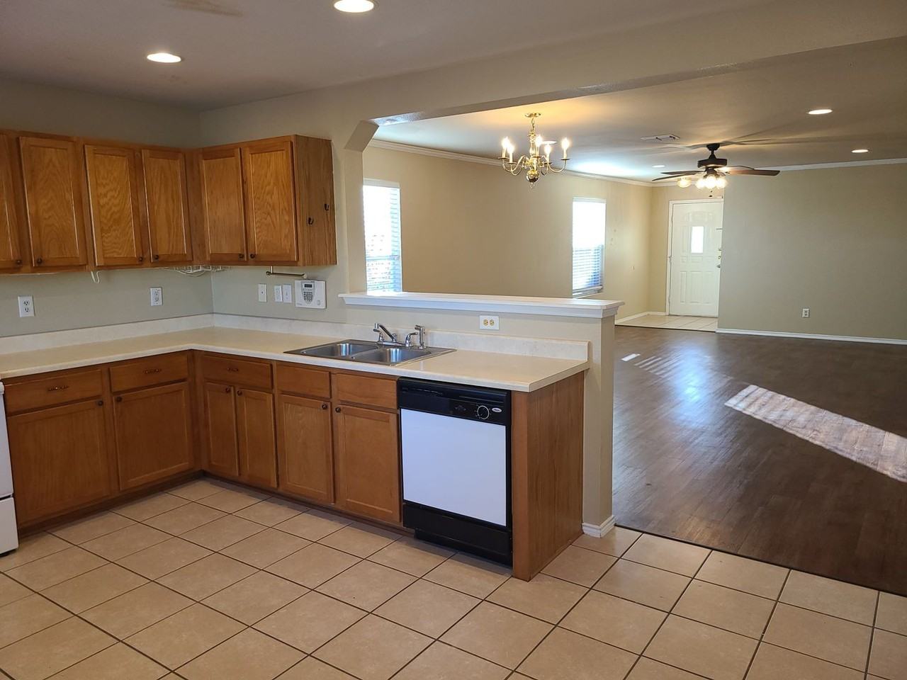 112 Willow Run - Photo 7 of 21