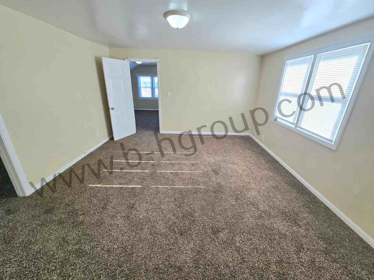 5004 28th Avenue - Photo 5 of 19