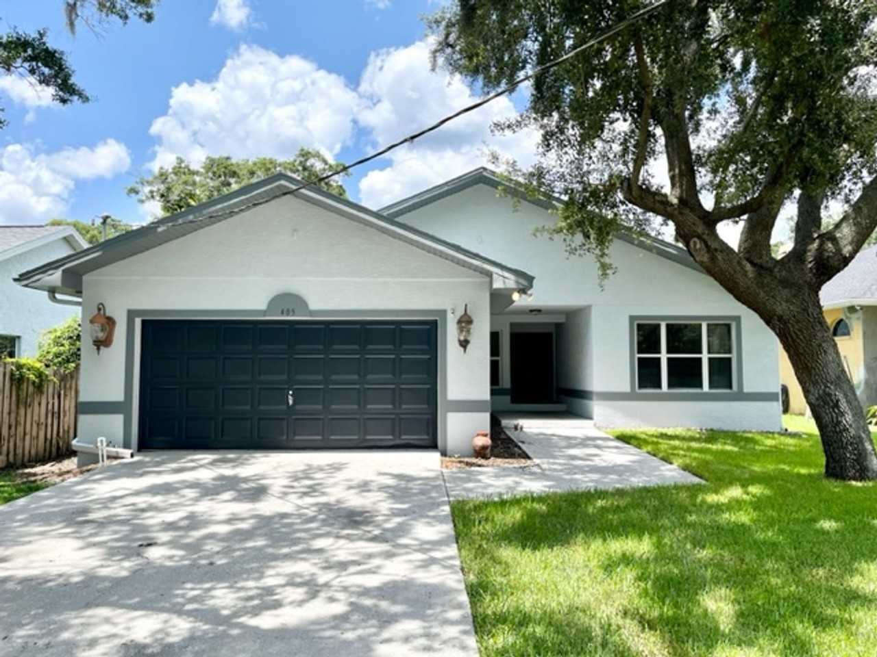 405 Arlington Ave E - Photo 2 of 21