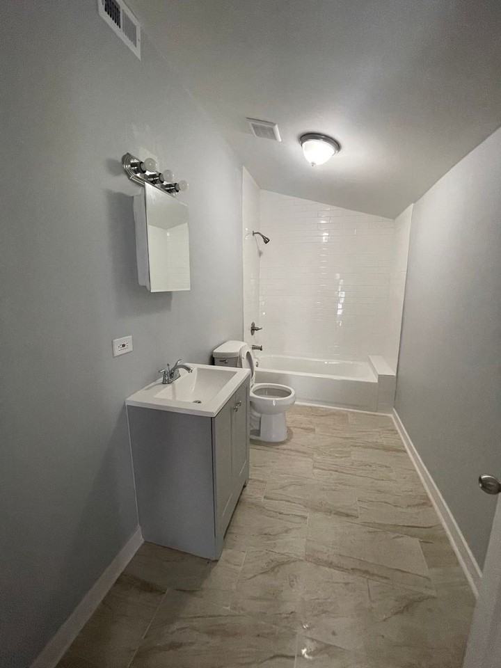 324 West 17th Street - Photo 7 of 12