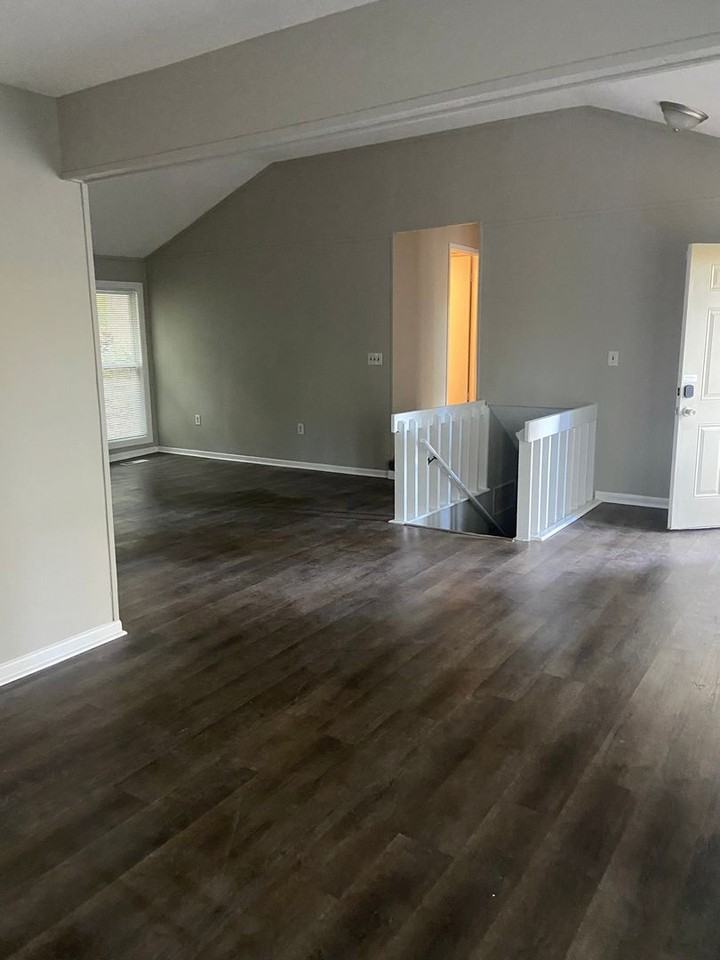 280 Driftwood Cir - Photo 4 of 14