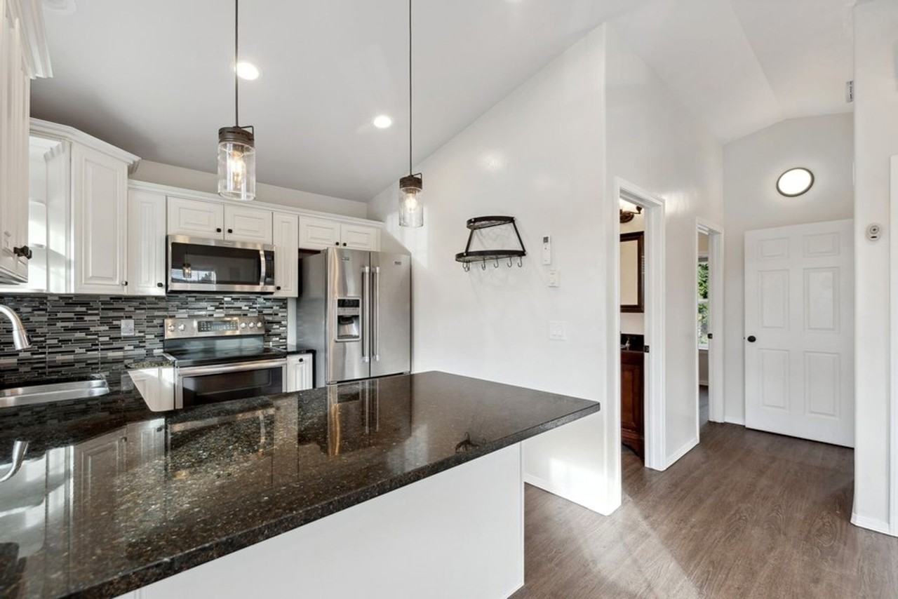 265B Texas Ave - Photo 2 of 19