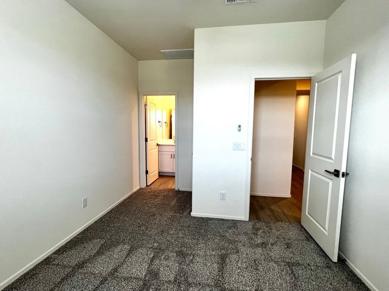 12132 West Charismatic Drive - Photo 7 of 46