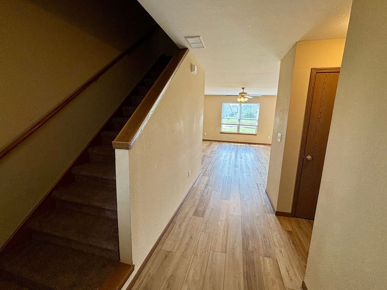625 Northfield Rd - Photo 2 of 19