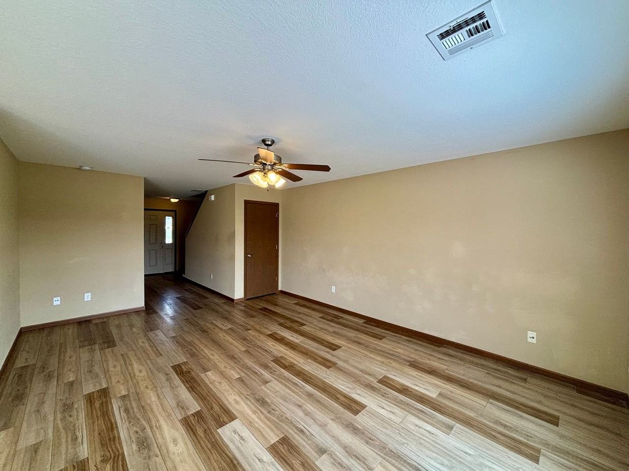 625 Northfield Rd - Photo 4 of 19