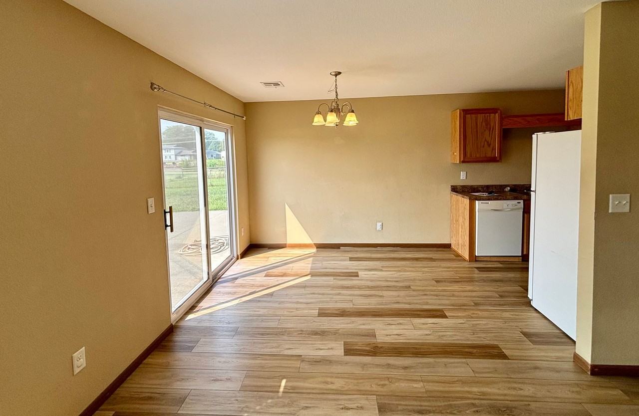 625 Northfield Rd - Photo 5 of 19