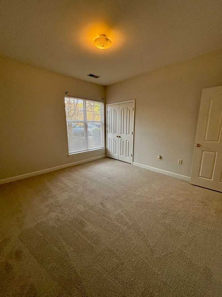 11242 Hyde Pointe Ct - Photo 7 of 20