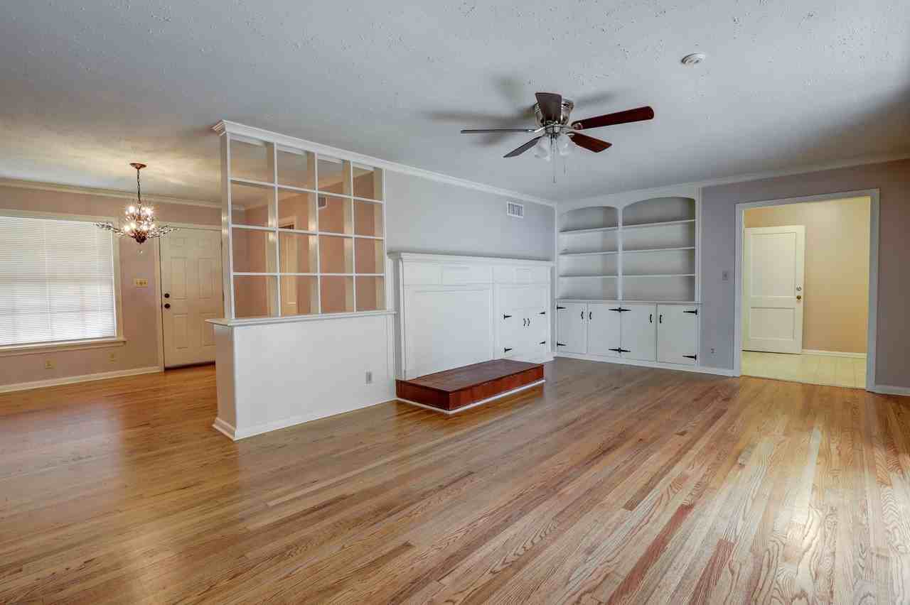 2920 Wood St - Photo 4 of 15