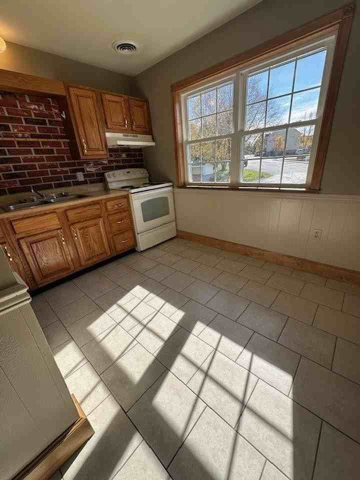197 Spencer Avenue - Photo 2 of 22