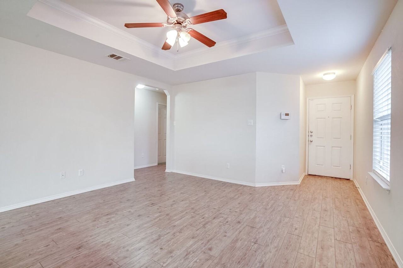 476 Moonwalker Trl - Photo 5 of 21