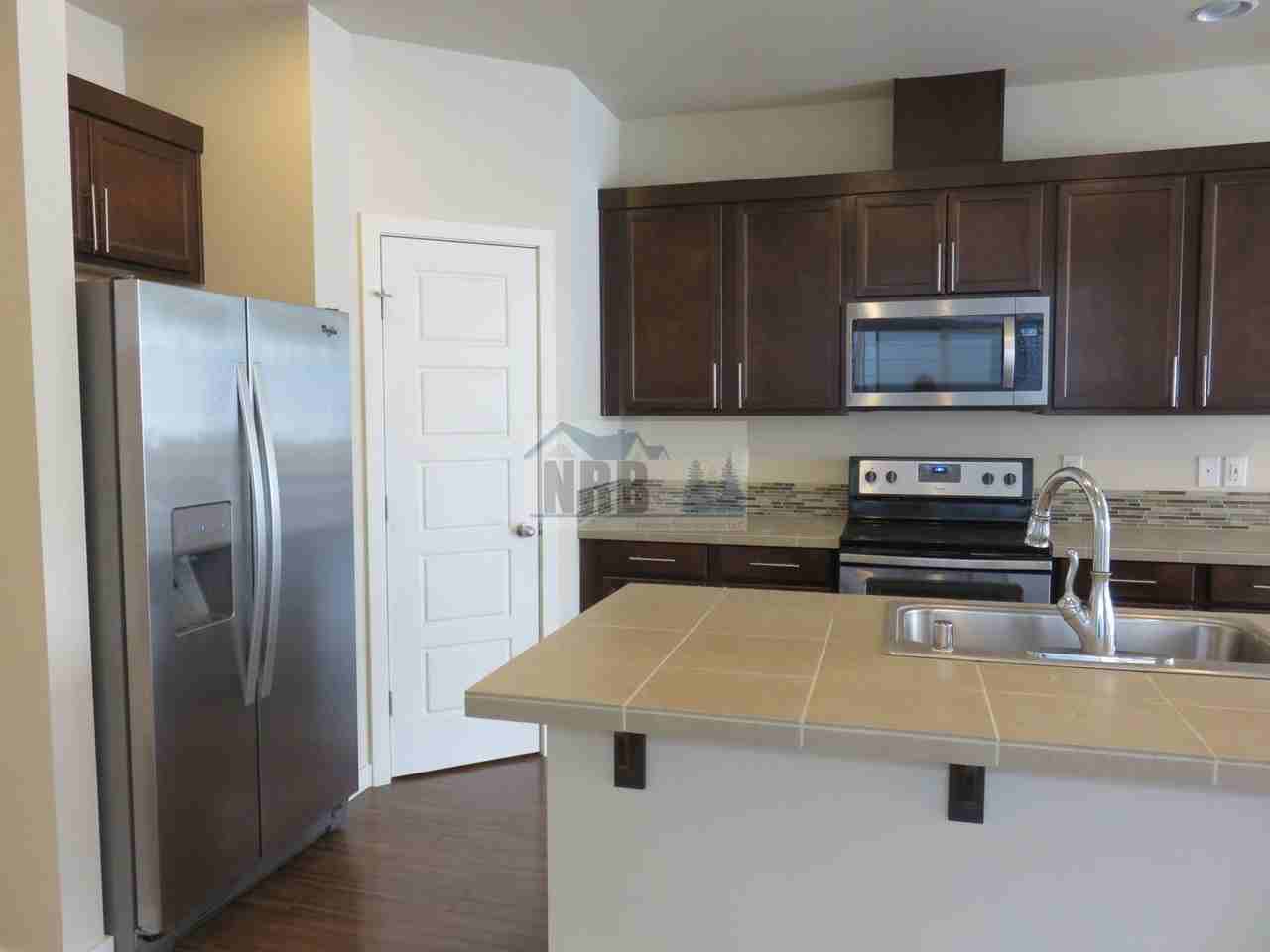 11531 174th St E - Photo 3 of 35