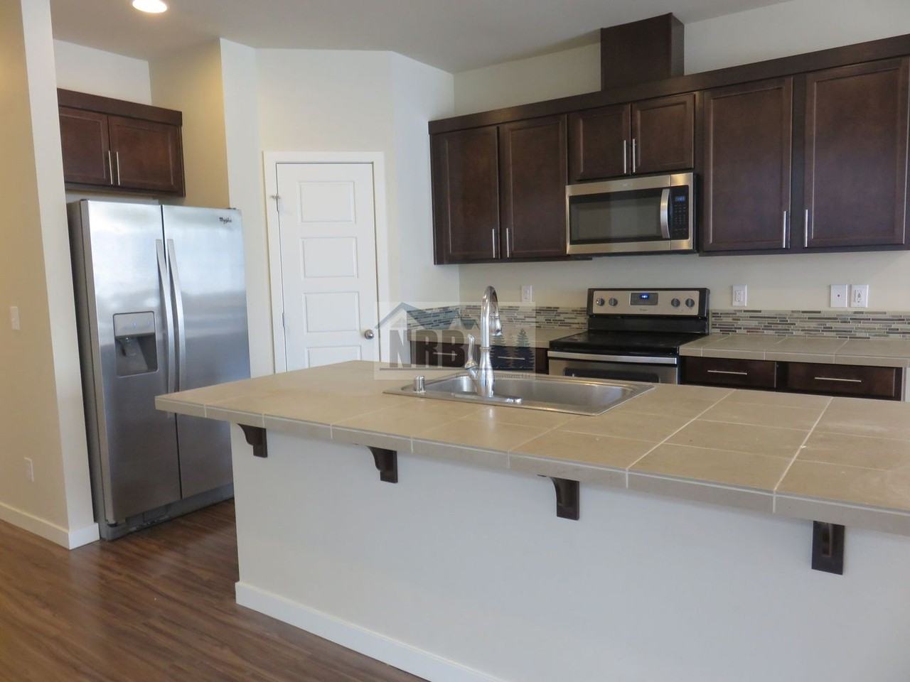 11531 174th St E - Photo 4 of 35