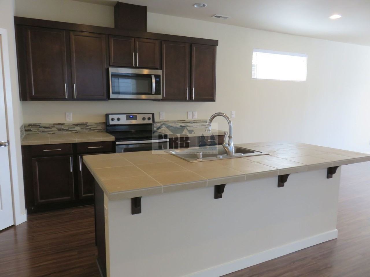 11531 174th St E - Photo 5 of 35