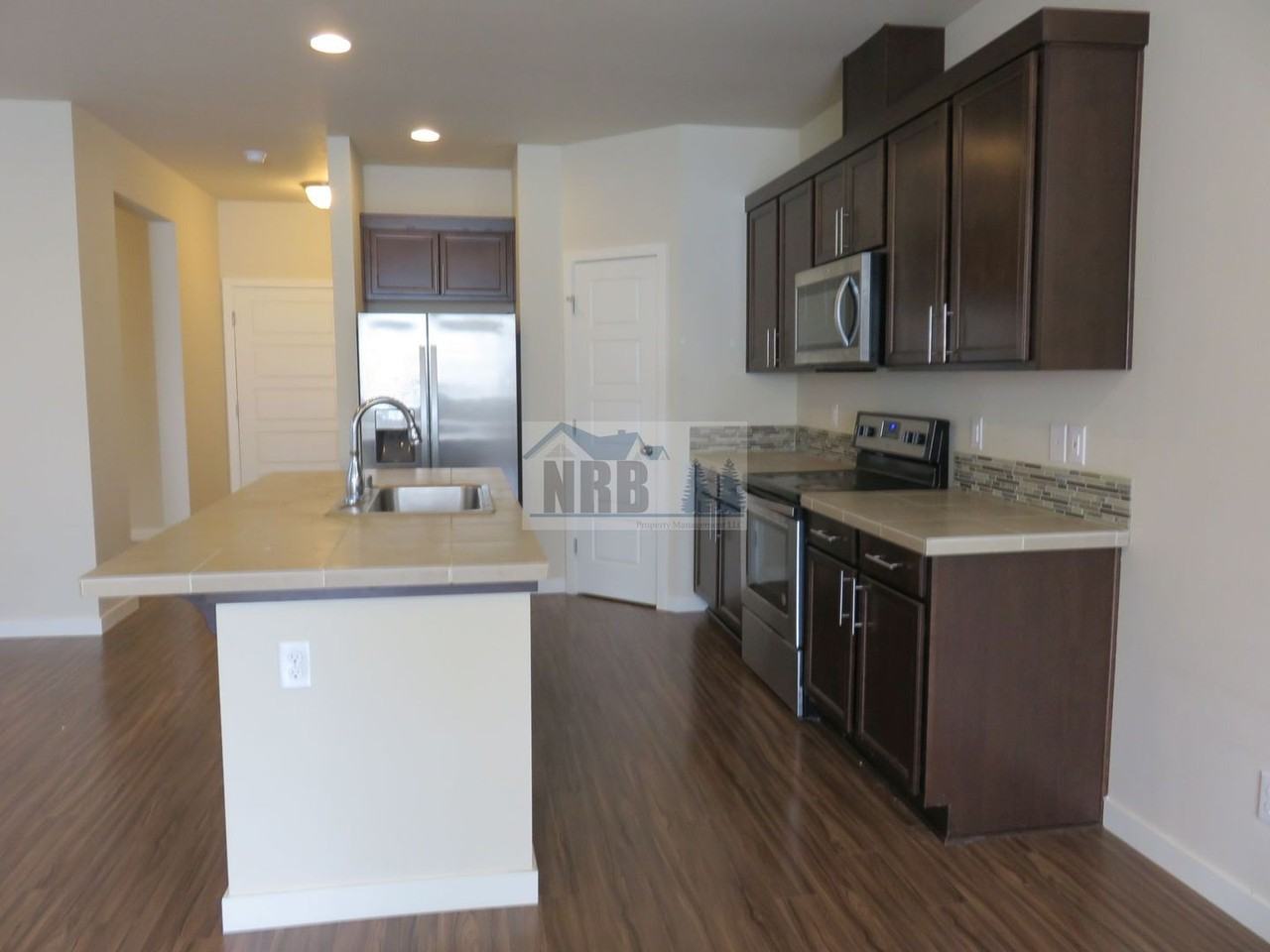 11531 174th St E - Photo 6 of 35