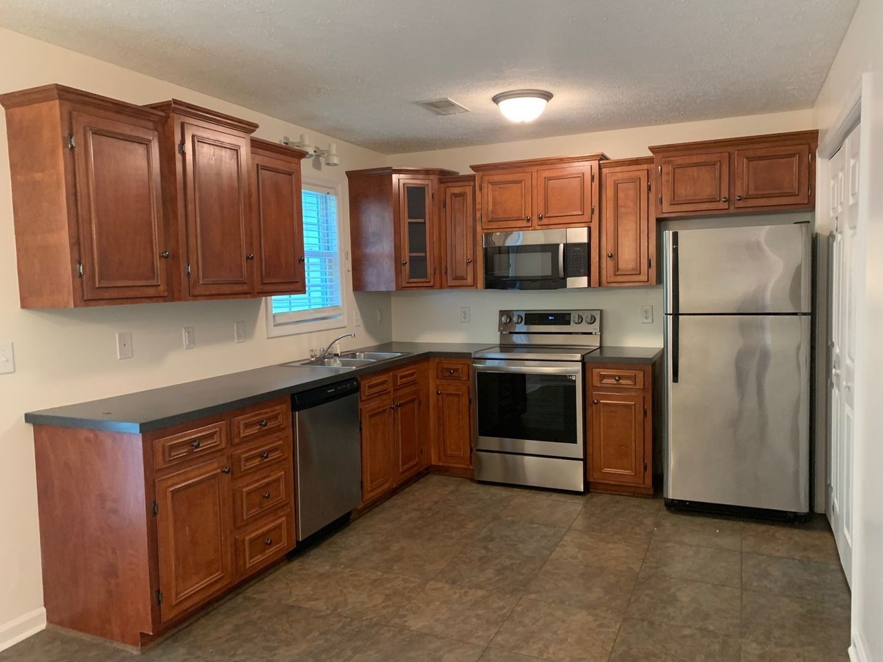 160 Ivy Creek Ln #204 - Photo 3 of 10