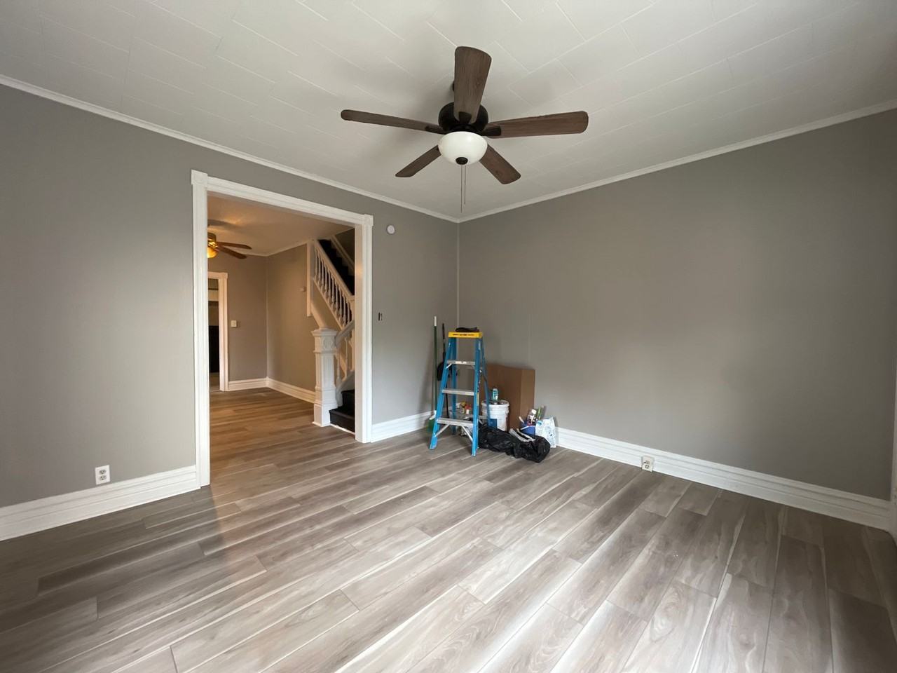 208 North Poplar Street - Photo 4 of 14