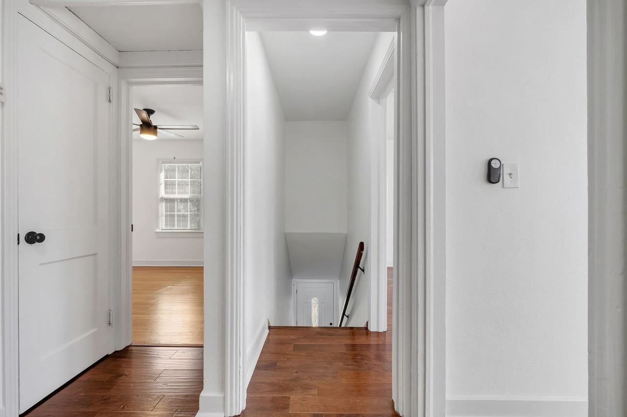 810 North Duval Street - Photo 3 of 20