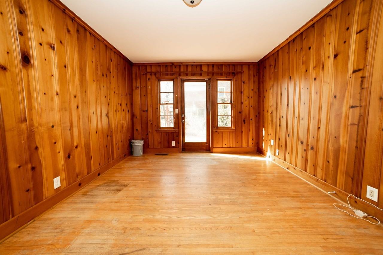 1012 Hadley Avenue - Photo 5 of 17