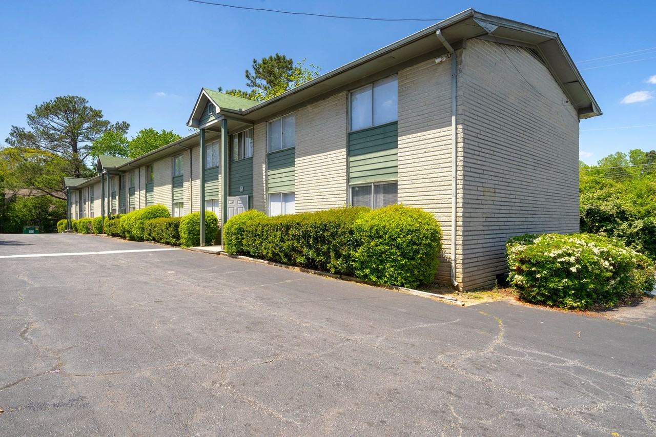 Wingate Apartments - Photo 2 of 11