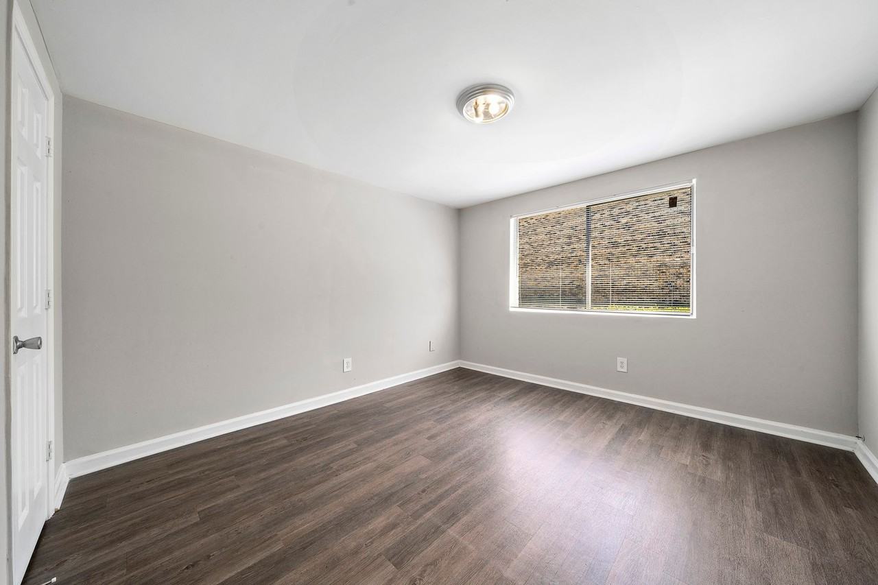 Wingate Apartments - Photo 6 of 11