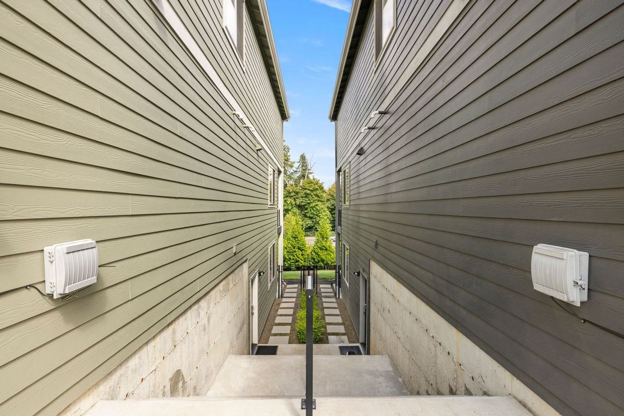 12576 Se 27th Ave - Photo 2 of 12