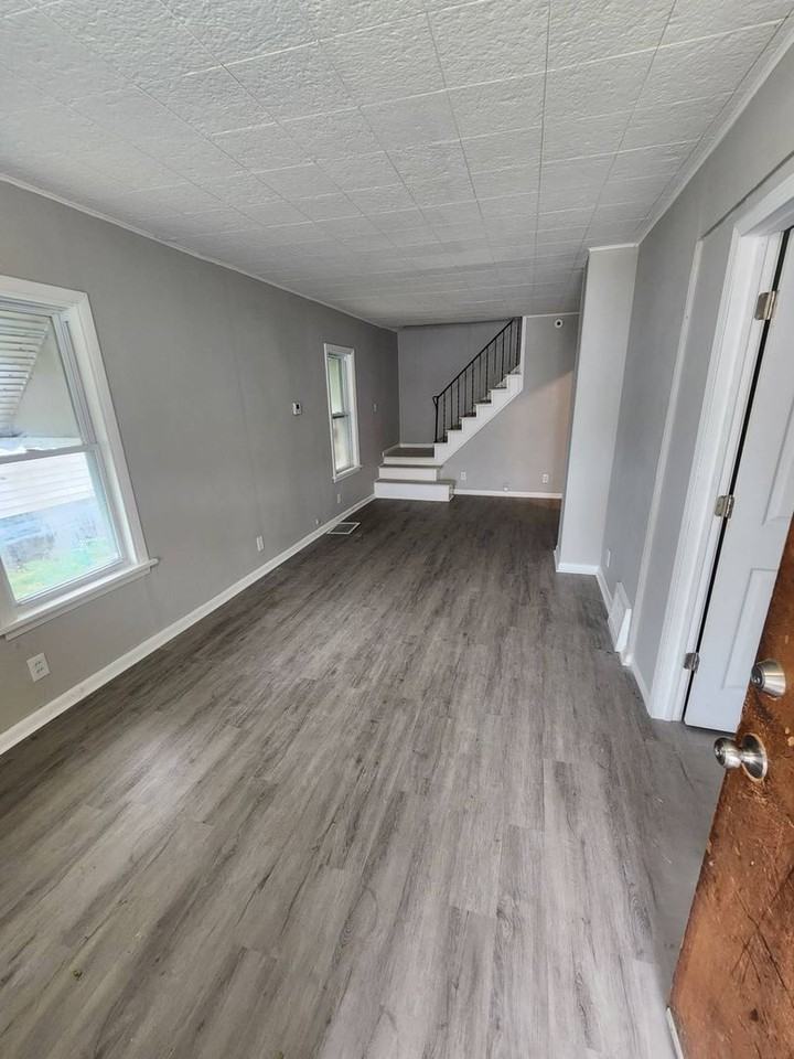 937 W 13th St - Photo 4 of 25