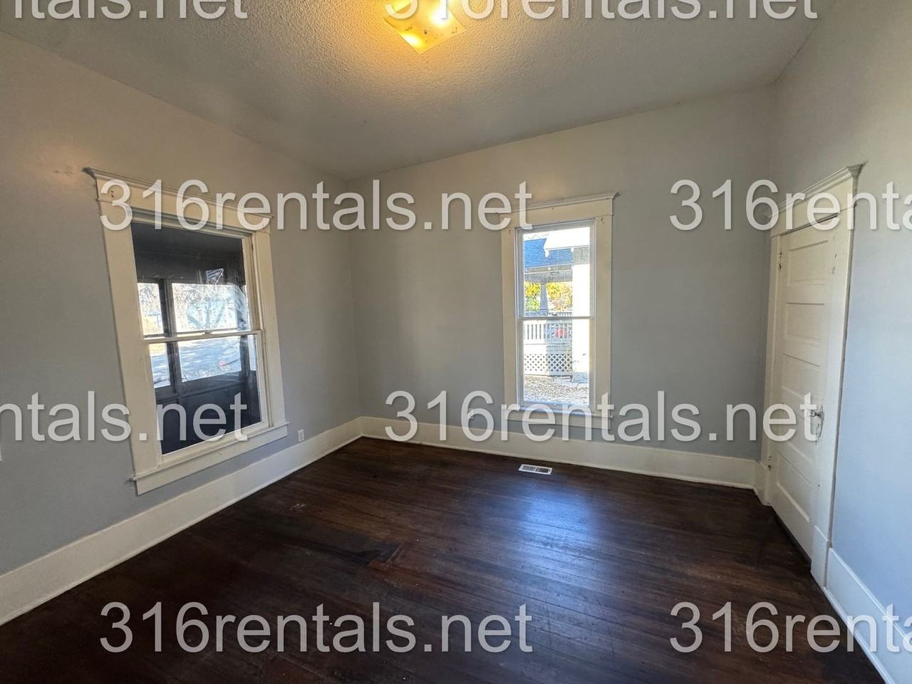 401 E 9th St - Photo 7 of 10