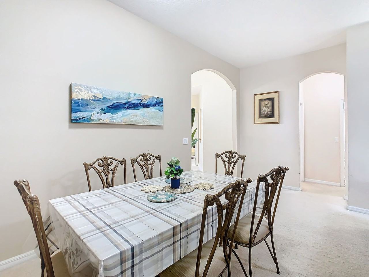 349 Oxford Drive - Photo 4 of 23