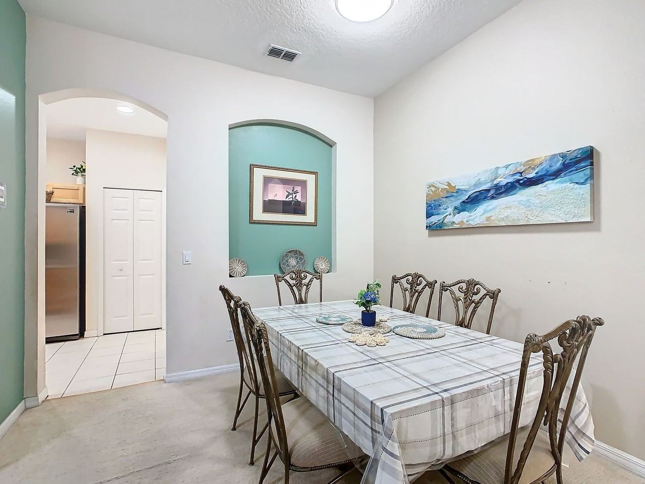 349 Oxford Drive - Photo 5 of 23