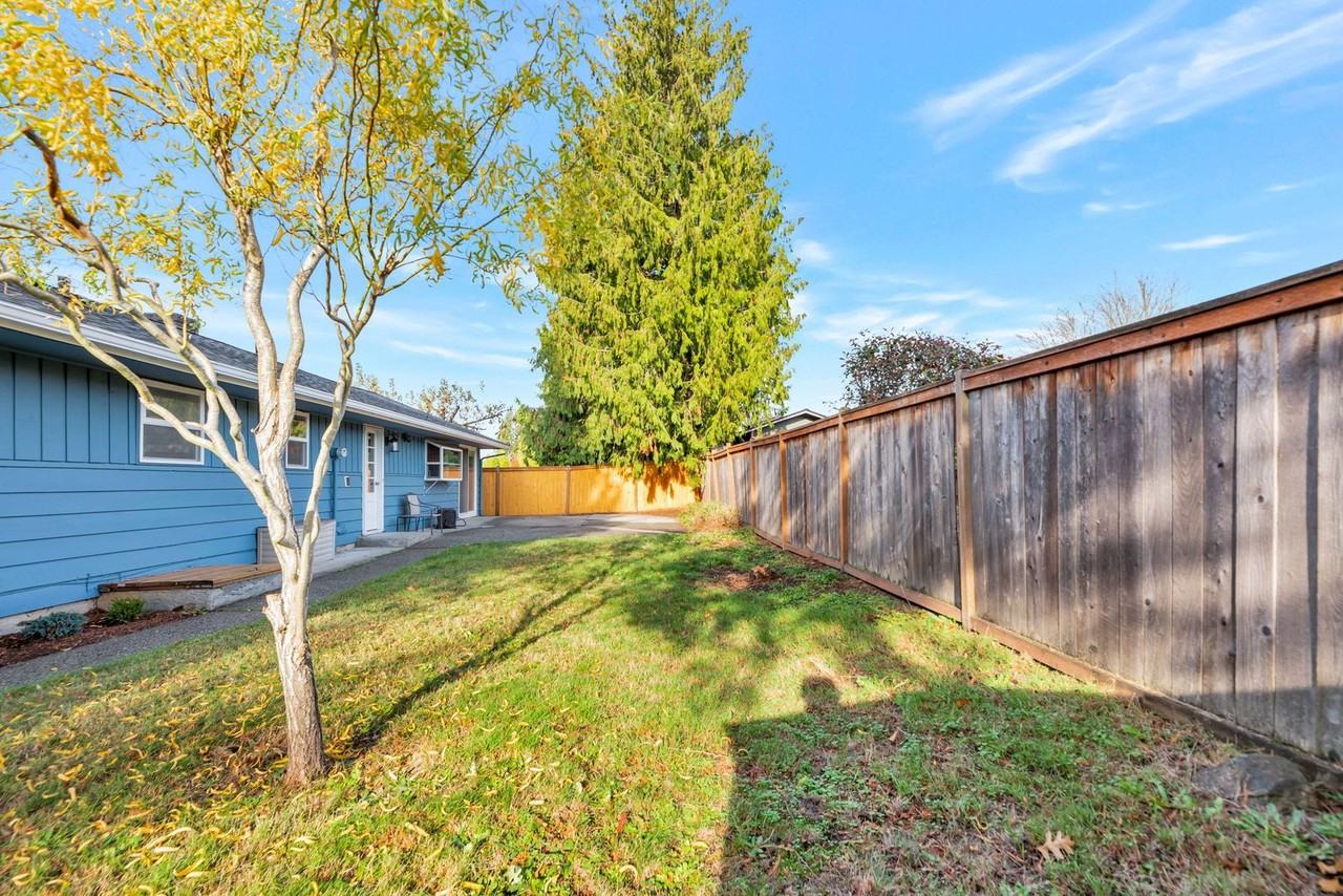 1836 125th Avenue Southeast - Photo 3 of 25