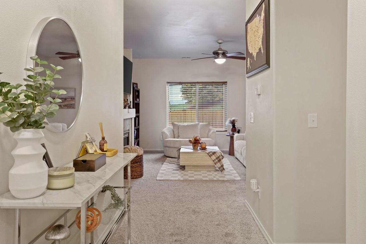 2535 10th Ct Se - Photo 6 of 30