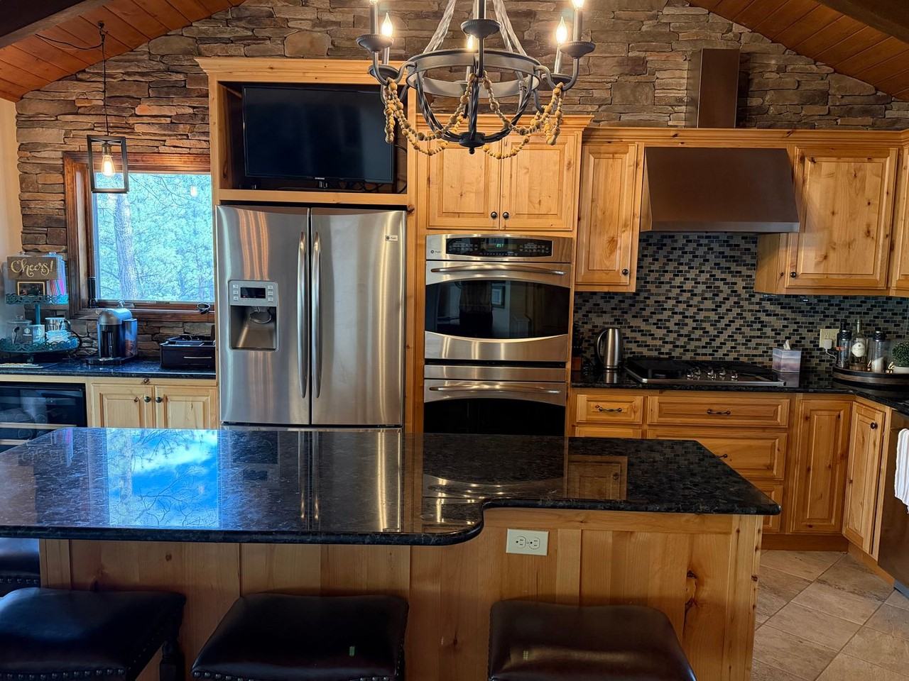 72 Wapiti Road - Photo 2 of 36