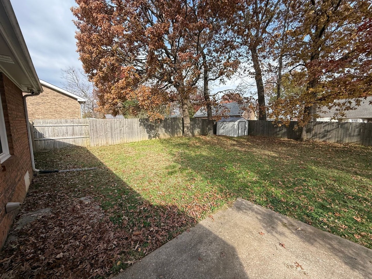 225 Northwood Ter - Photo 7 of 28