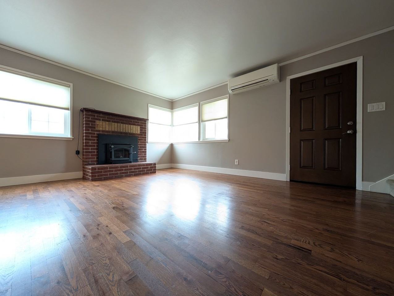 1572 Wilson Street - Photo 5 of 30