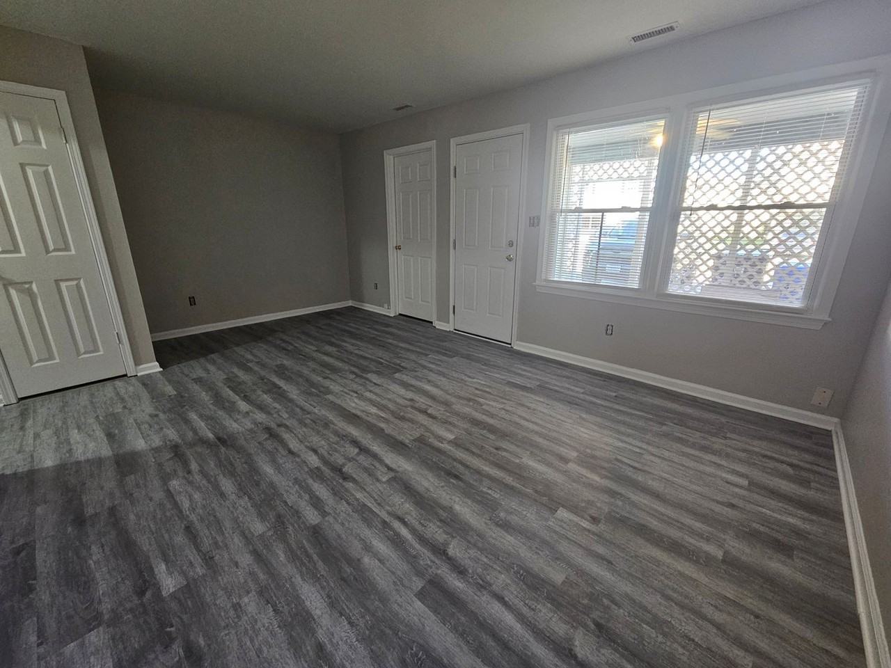 4307 Worthing Ln - Photo 3 of 17