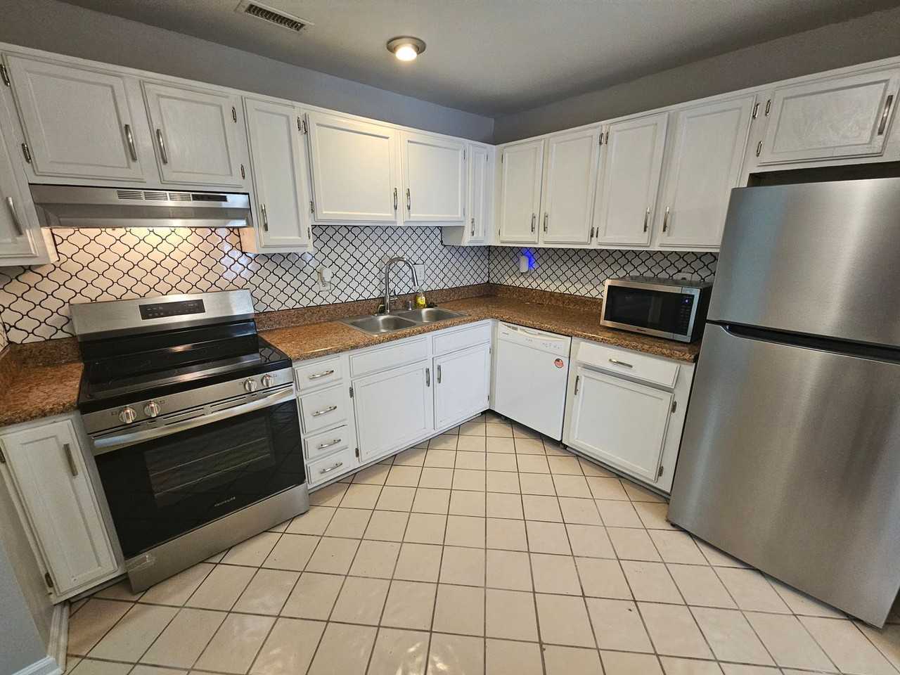 4307 Worthing Ln - Photo 5 of 17