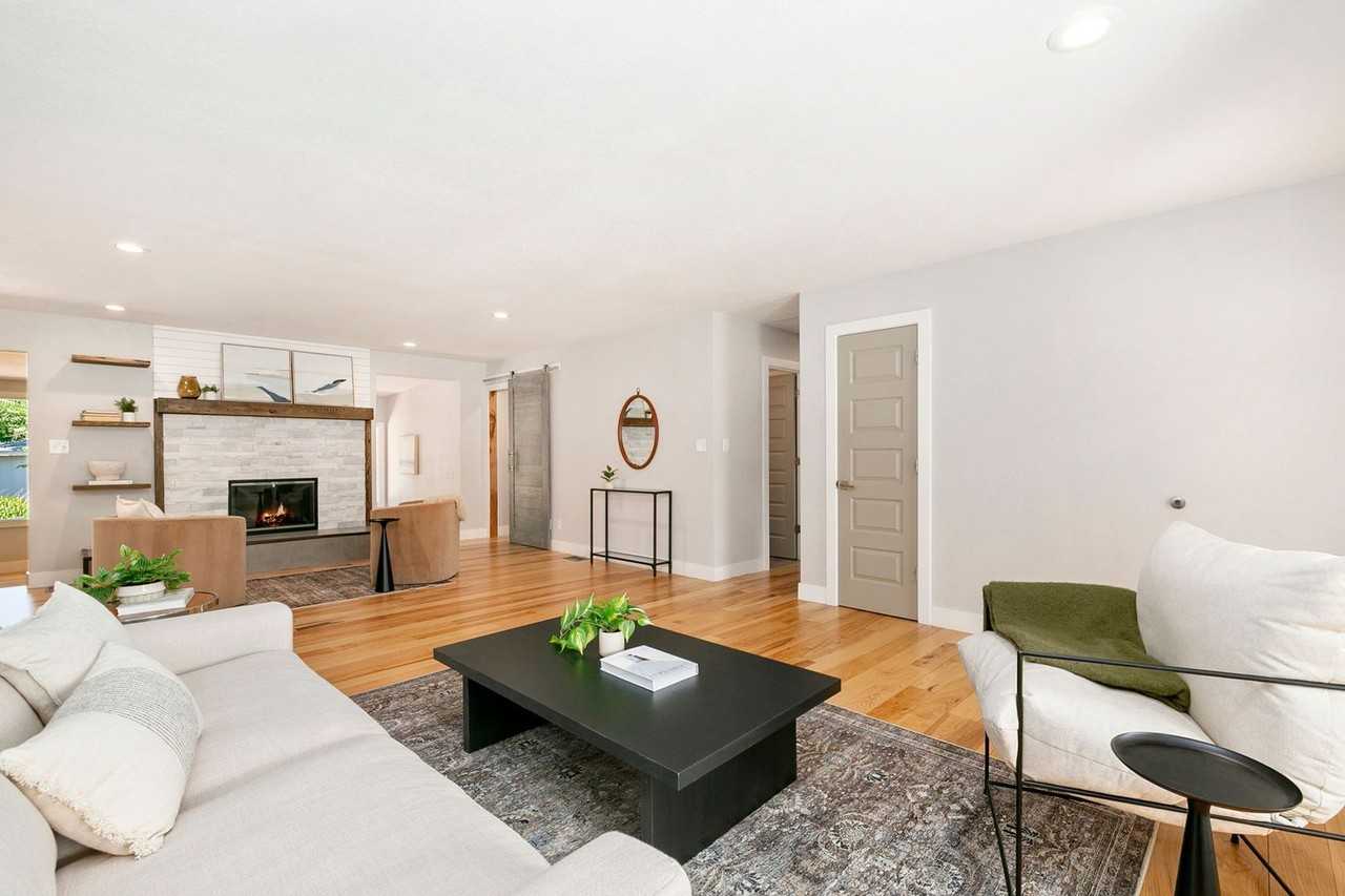 1125 Robertson St - Photo 6 of 37