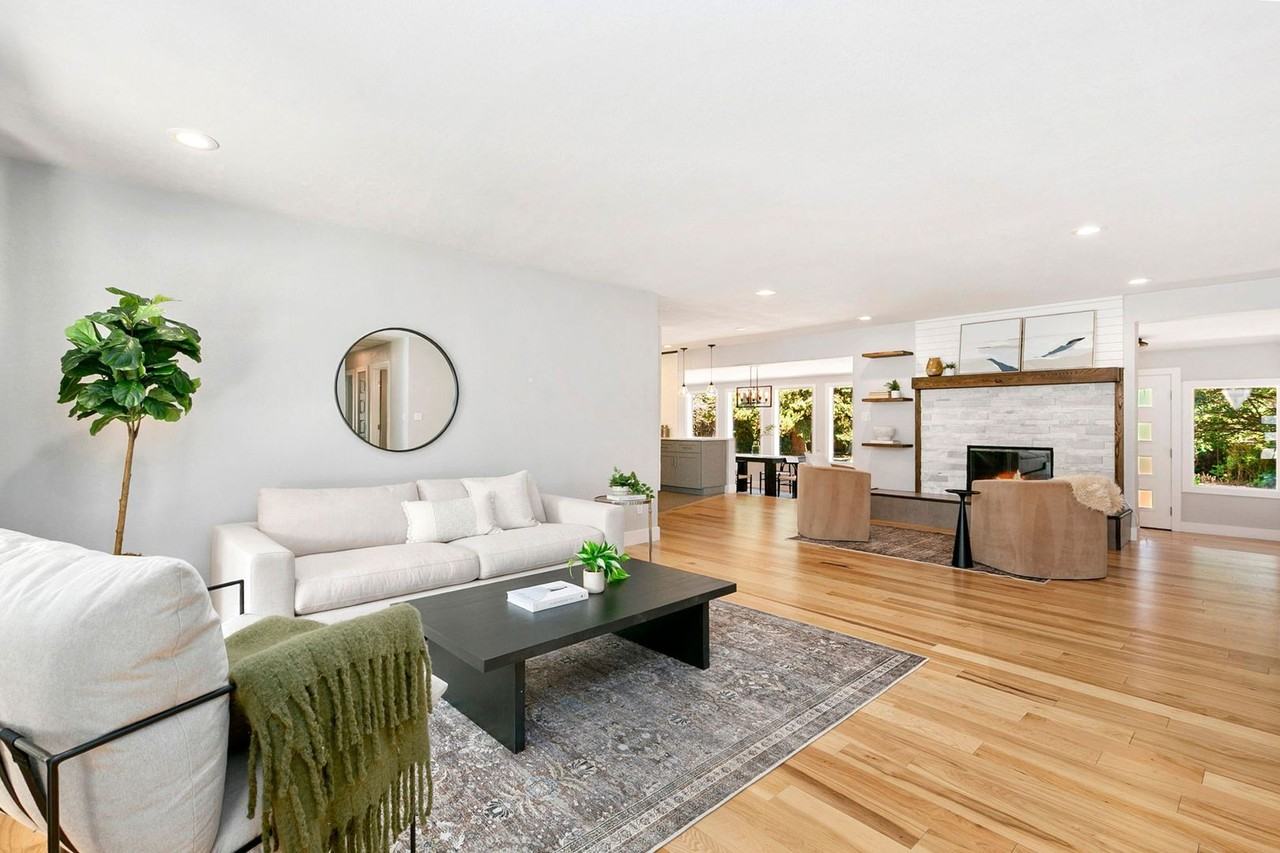 1125 Robertson St - Photo 7 of 37