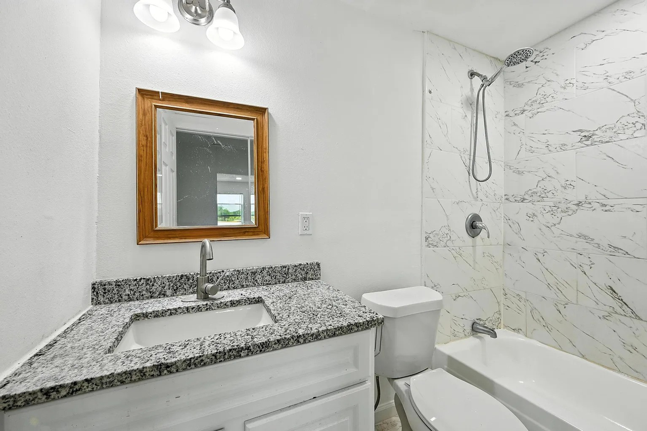 320 T A Carroll Ave - Photo 6 of 21