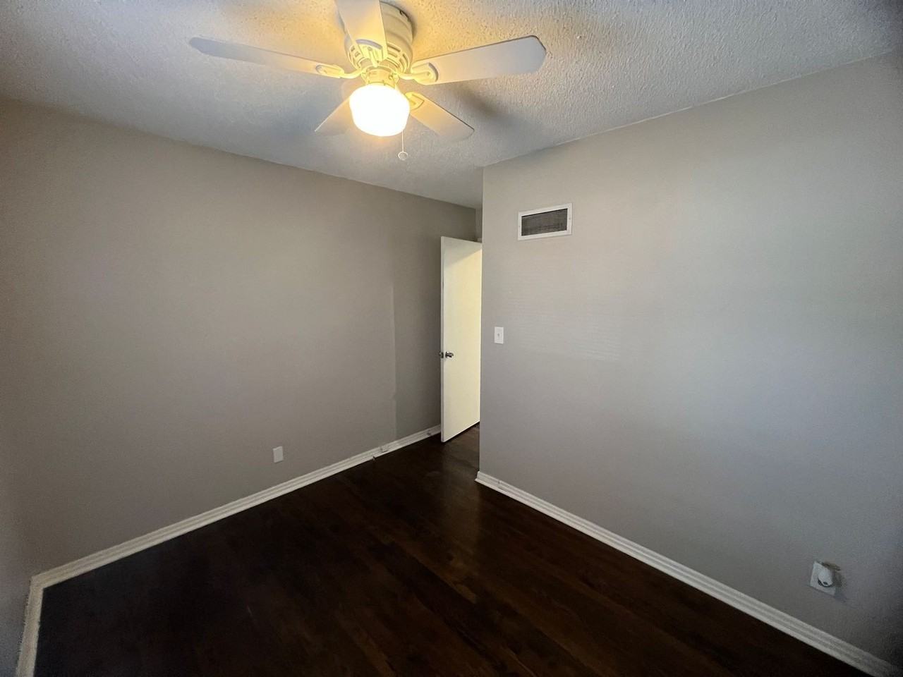 6401 E 120th Ter - Photo 7 of 15