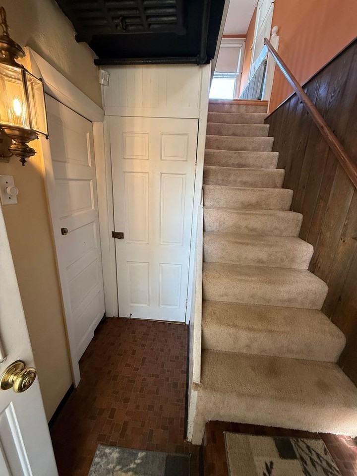 815 Grosstown Road - Photo 2 of 31