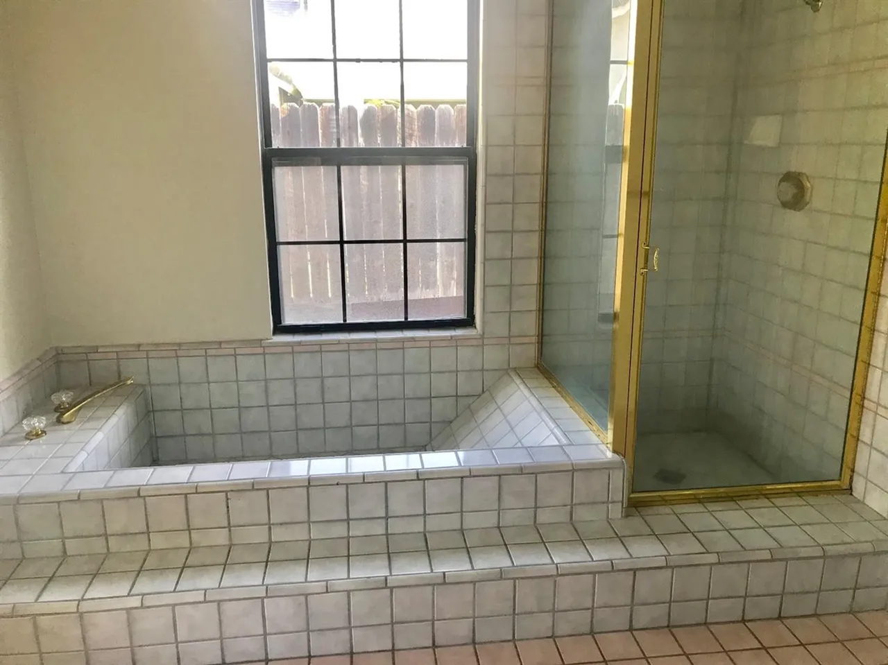 1697 W Locust Ave - Photo 4 of 18