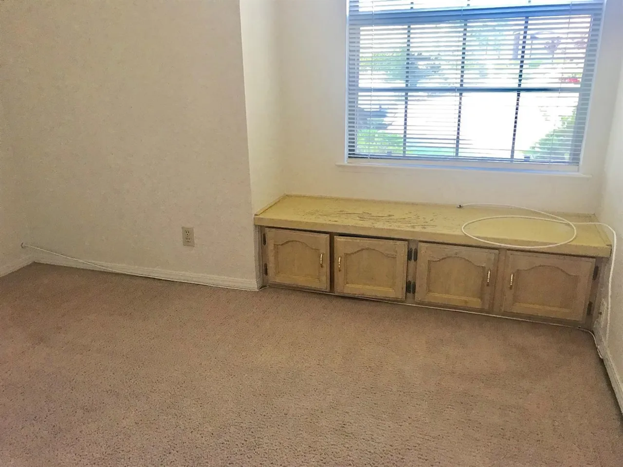 1697 W Locust Ave - Photo 5 of 18