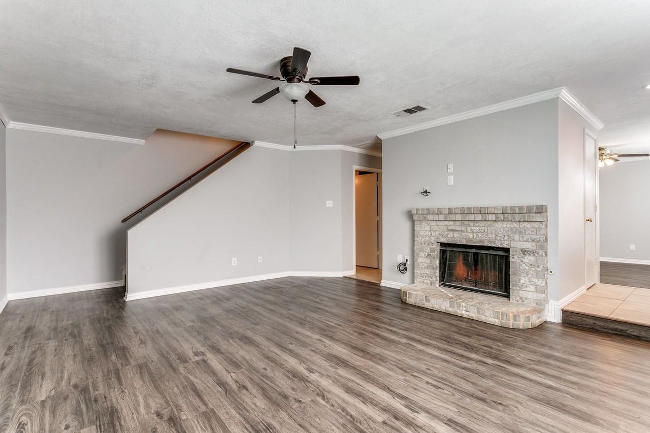 1728 Creekpoint Drive - Photo 3 of 25