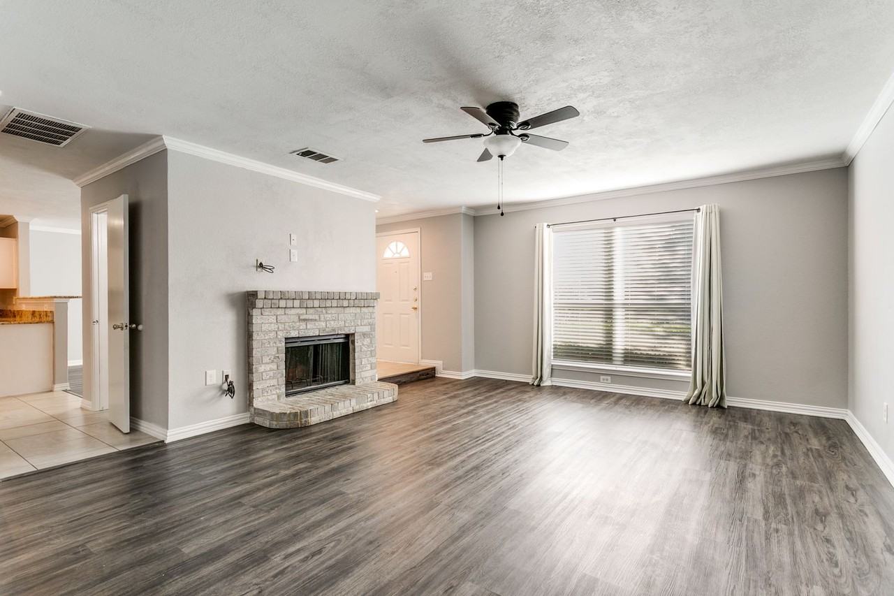 1728 Creekpoint Drive - Photo 4 of 25