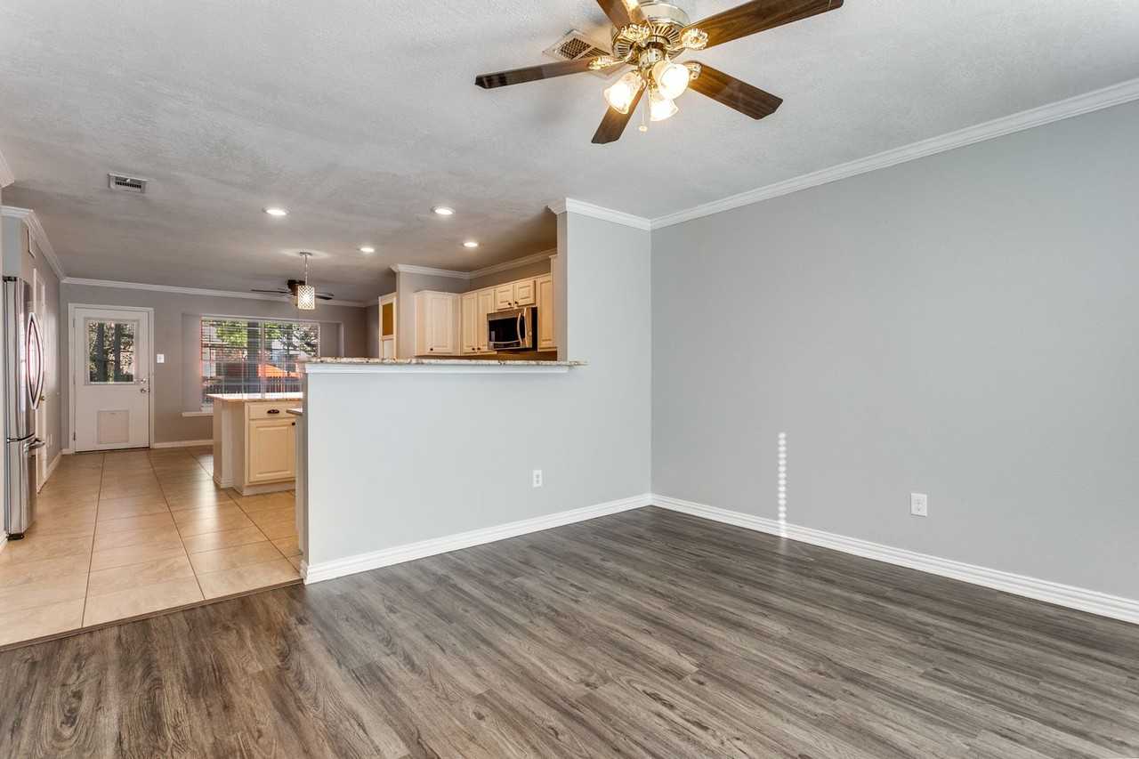 1728 Creekpoint Drive - Photo 5 of 25