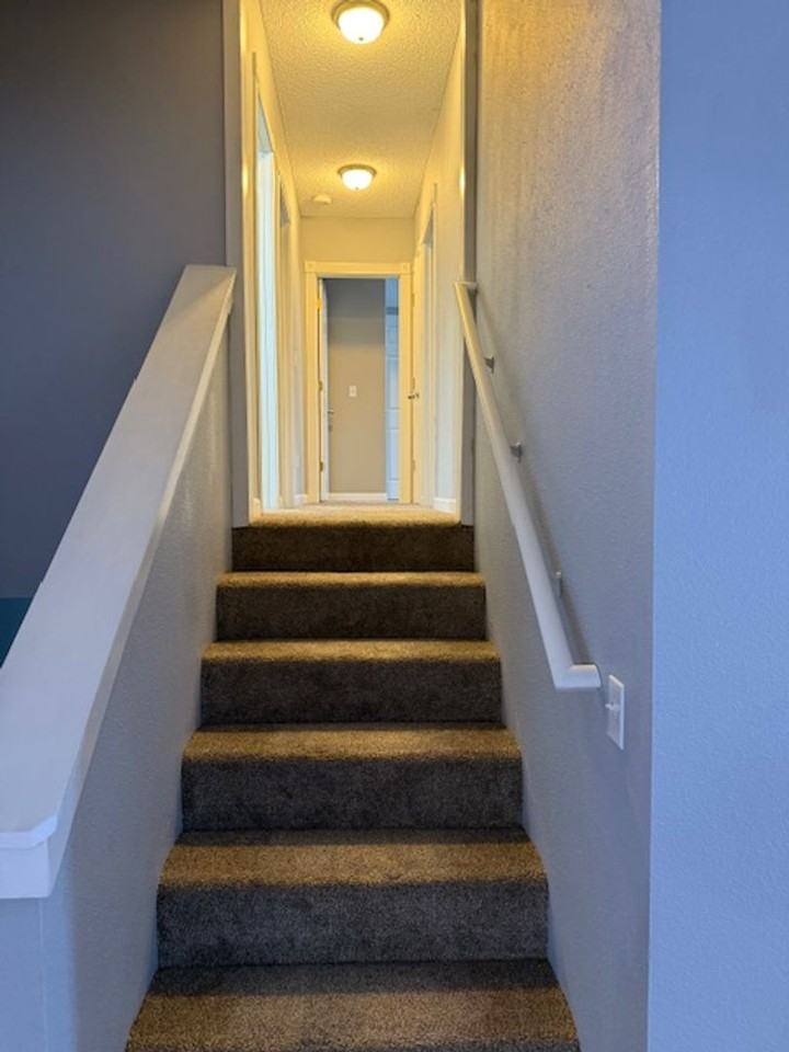 18062 Meadow Creek Dr - Photo 4 of 12