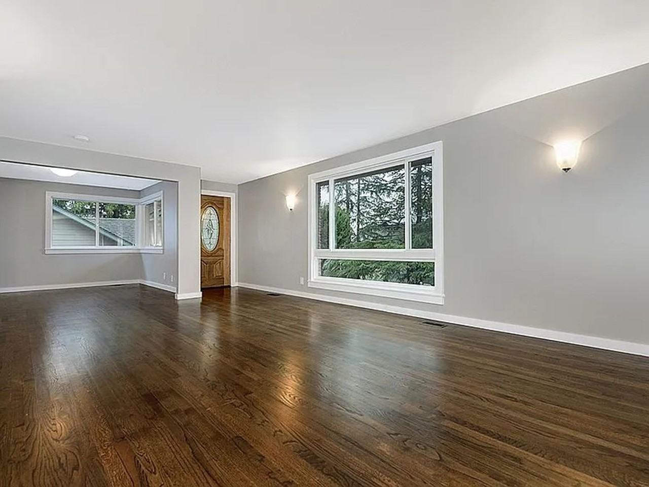 9042 38th Ave Sw - Photo 5 of 31