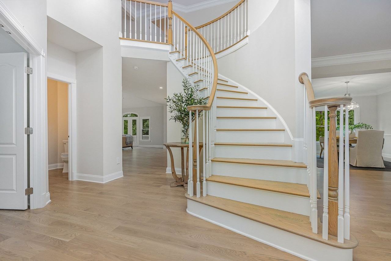 10733 Round Brook Circle - Photo 5 of 46